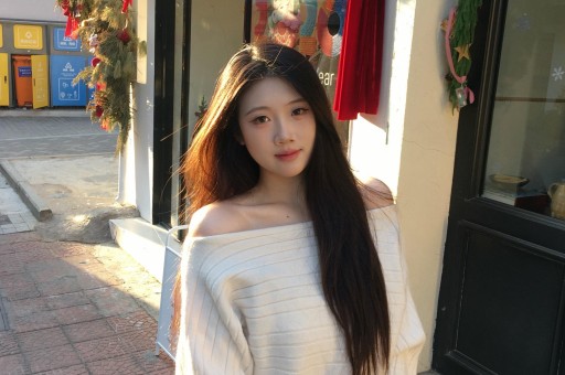 婚前车内激吻出轨玩过 14 位男星47 岁玉女至今未婚无人敢娶