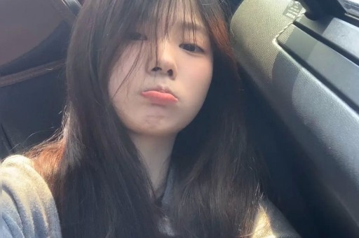 小马云官宣恋情晒甜蜜合照大秀恩爱
