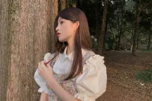 43岁香港艳星嫁山东农村不雅照往事引现状思考