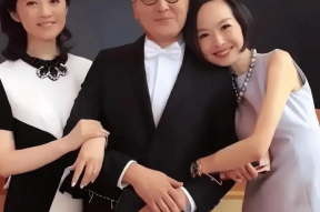 睡过鲁豫、跟王菲暧昧如今栽在39岁才女身上 窦文涛多年人设崩塌